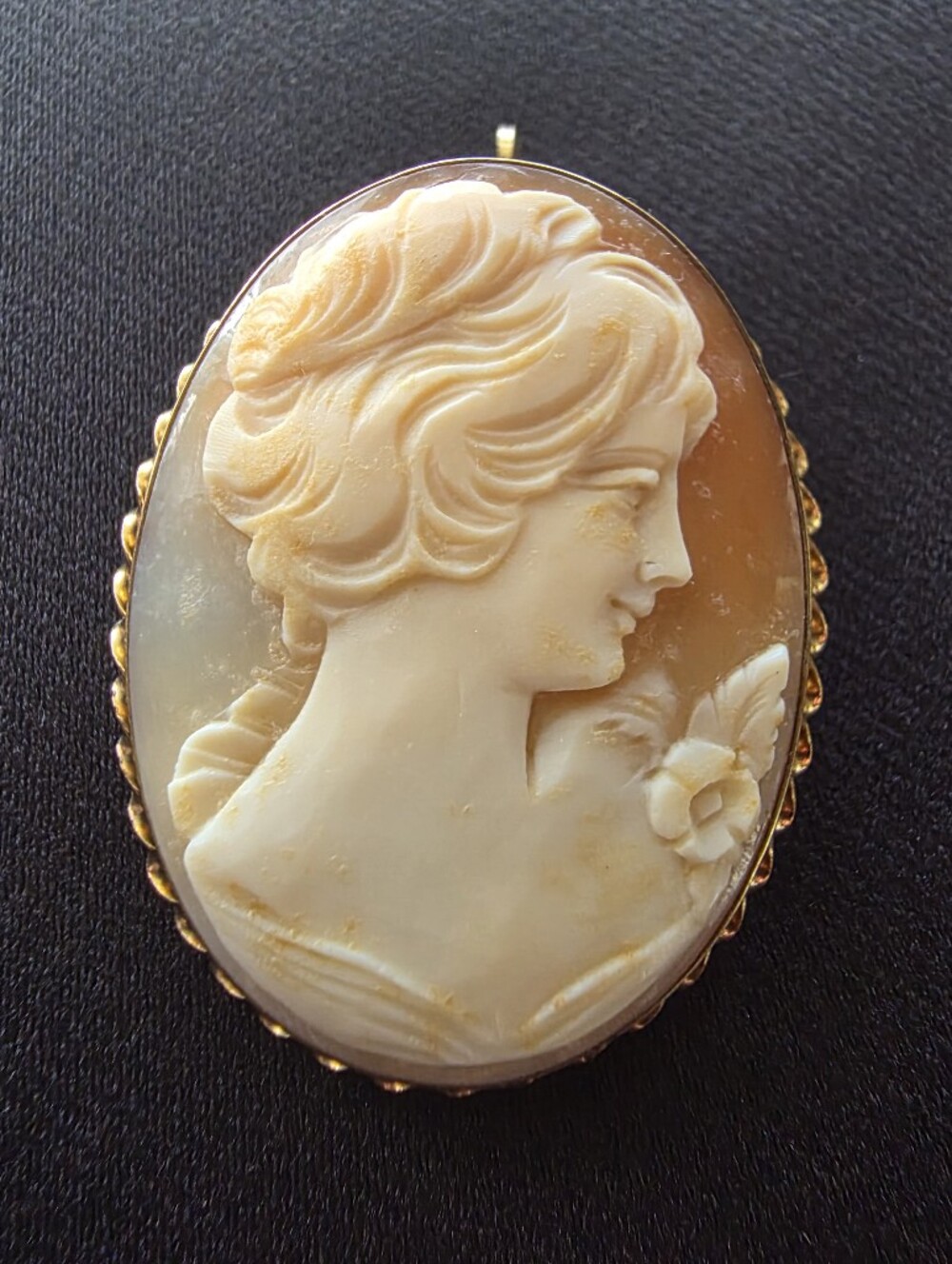 1/20 12K Gold Filled Carved Shell Cameo Brooch Pendant